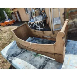 Lit bateau de poupée