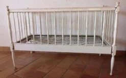 lit bébé 1970
