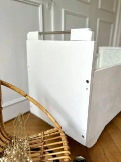 Lit bébé années 50 rénové et son matelas