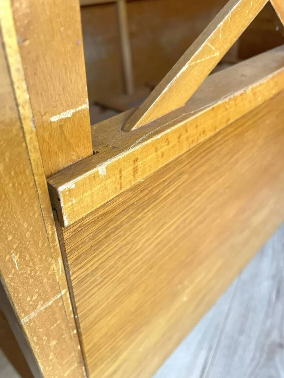 Lit bébé / Berceau vintage en bois et pieds compas - Design Mid-Century