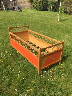 Lit bébé bois et rotin