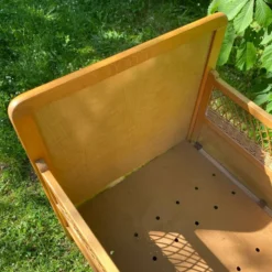 Lit bébé en bois et rotin, années 60