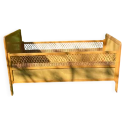 Lit bébé en bois et rotin, années 60