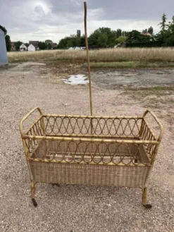 Lit bébé en osier