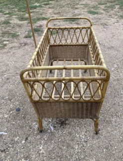 Lit bébé en osier