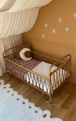 Lit bébé en rotin + matelas bambou sur mesure