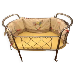 Lit bébé vintage