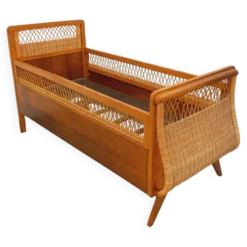 Lit bébé vintage en bois de chêne et rotin des années 60