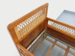 Lit bébé vintage en bois de chêne et rotin des années 60