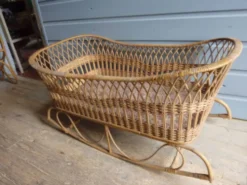 Lit berceau en rotin