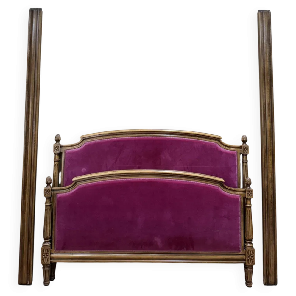 Lit capitonné en velours de style Louis XVI