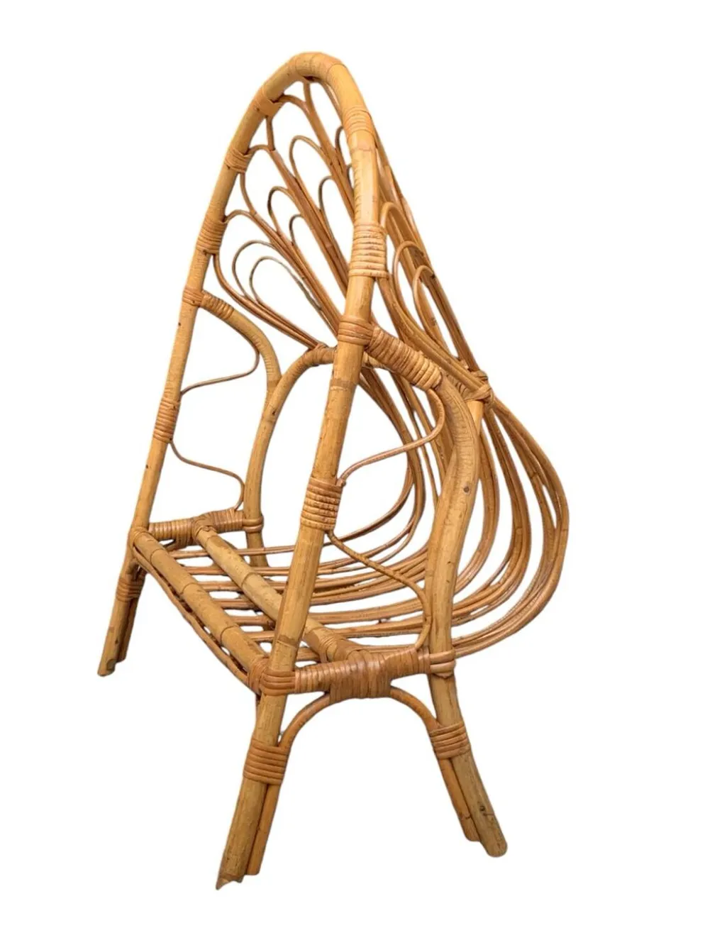 Lit corbeille en rotin pour enfant 1960