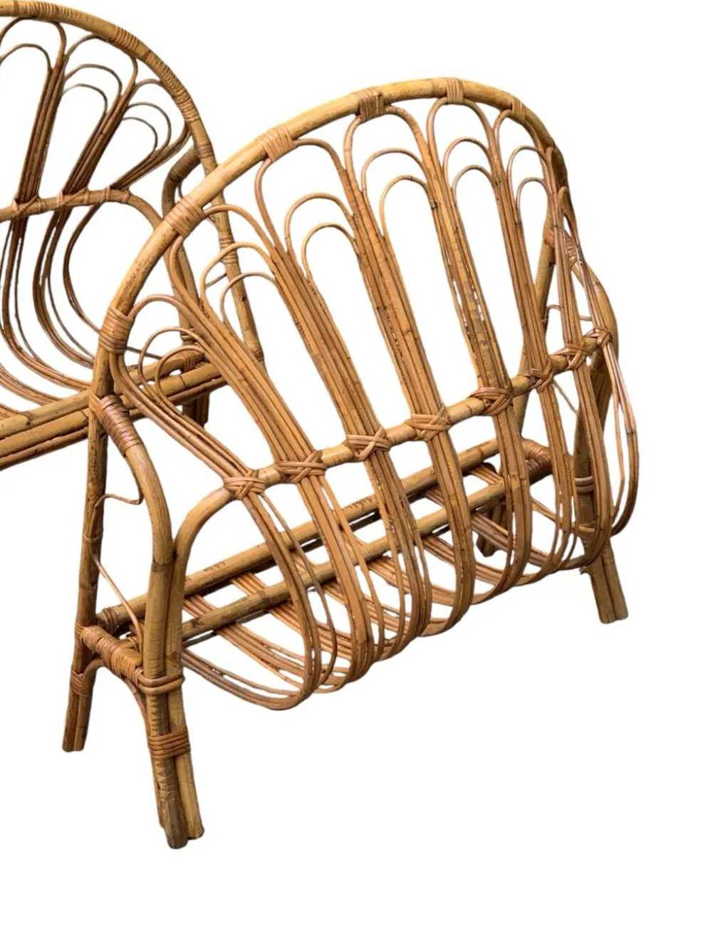 Lit corbeille en rotin pour enfant 1960