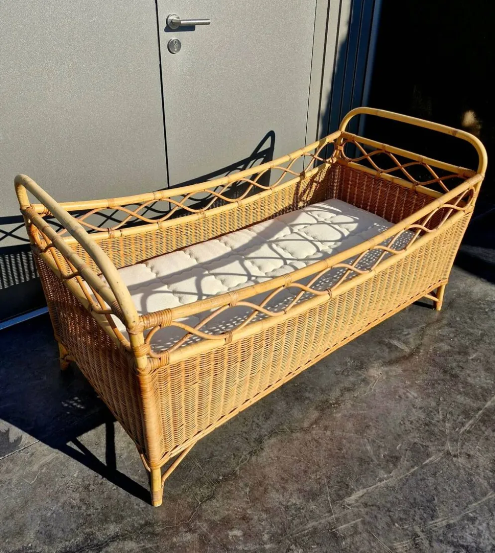 Lit Corbeille Vintage en Rotin – Le cocon bohème pour bébé (A