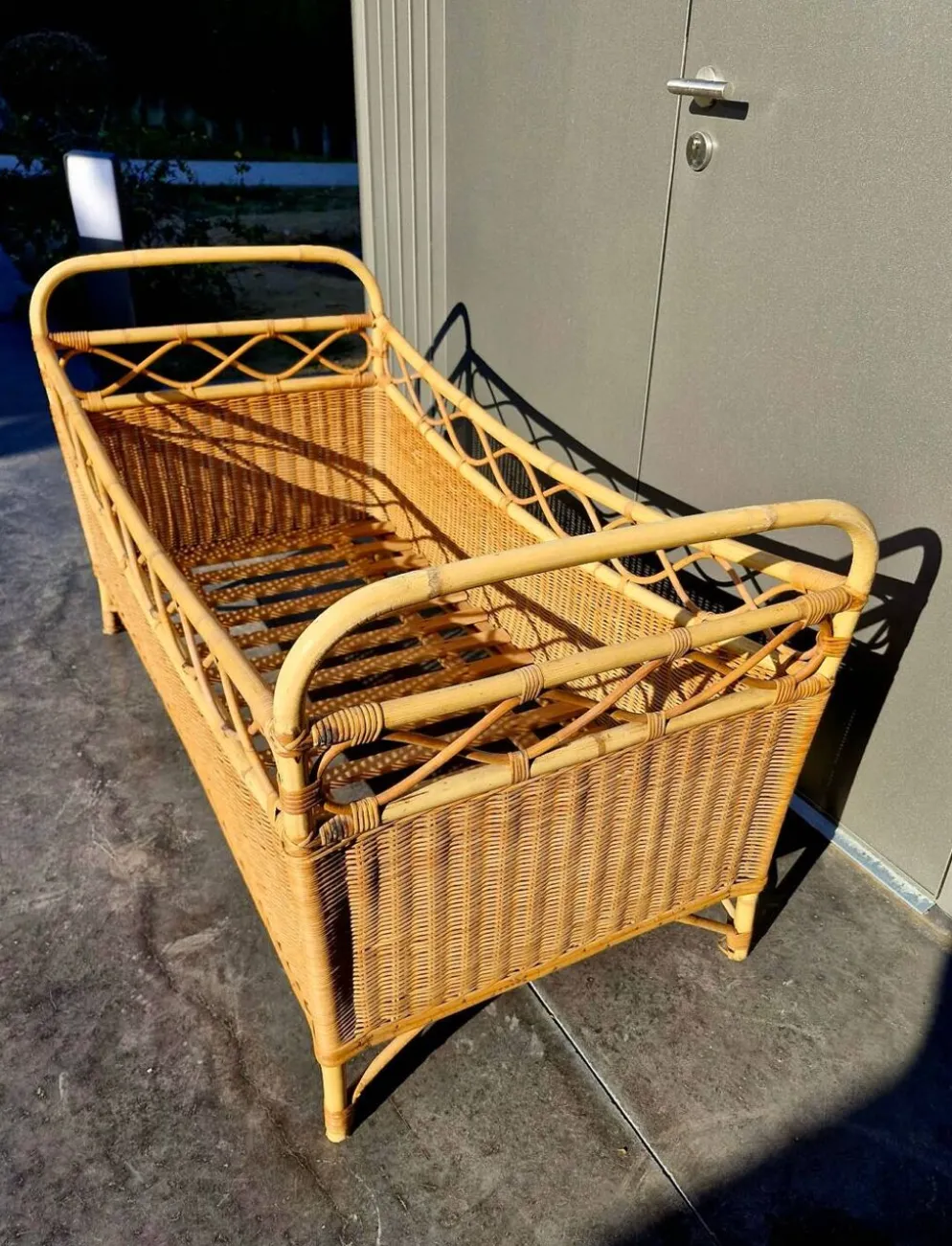 Lit Corbeille Vintage en Rotin – Le cocon bohème pour bébé (A