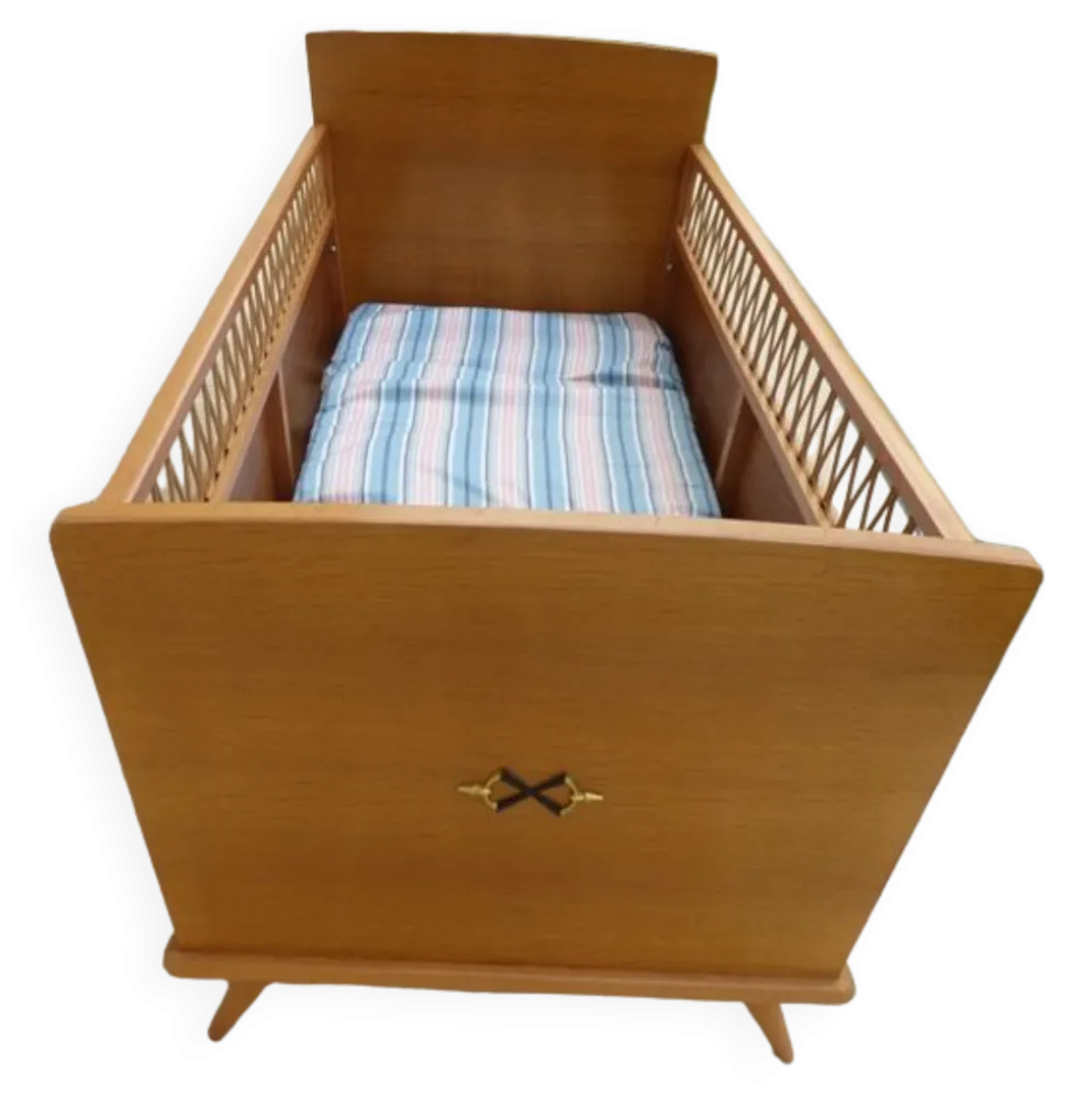 Lit de bébé art déco avec ses pieds compas en bois