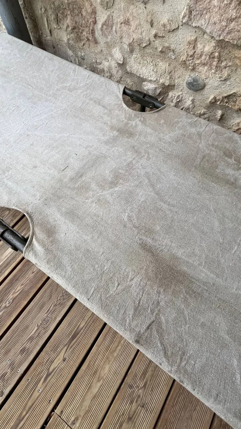 Lit de camp militaire pliant ancien en toile et métal vert kaki