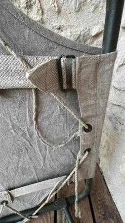 Lit de camp militaire pliant ancien en toile et métal vert kaki