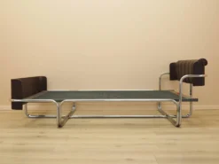 Lit de chambre, design italien, années 1980, production : Italie