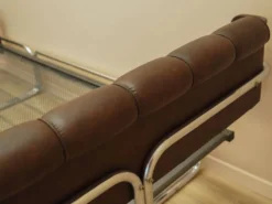 Lit de chambre, design italien, années 1980, production : Italie