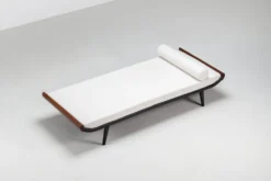 Lit de jour Cléopâtre de Dick Cordemeijer pour Auping en tissu blanc, Pays-Bas, 1954.