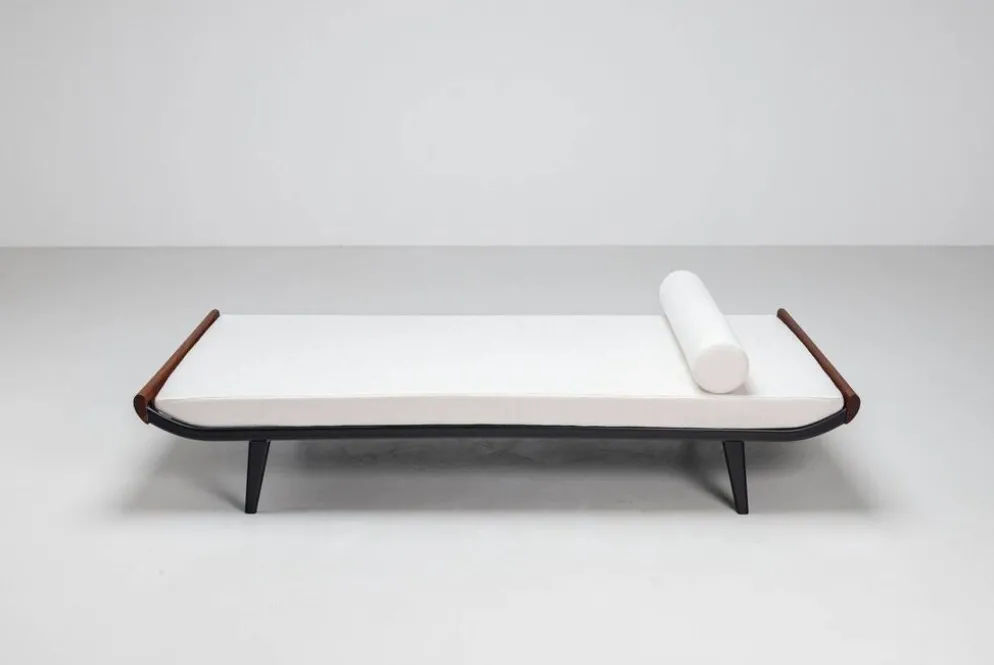Lit de jour Cléopâtre de Dick Cordemeijer pour Auping en tissu blanc, Pays-Bas, 1954.