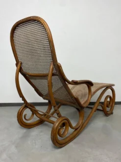 Lit de jour en bois courbé n°2 par Thonet