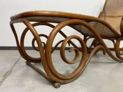 Lit de jour en bois courbé n°2 par Thonet