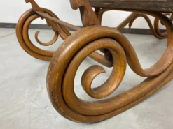 Lit de jour en bois courbé n°2 par Thonet