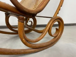 Lit de jour en bois courbé n°2 par Thonet