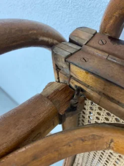 Lit de jour en bois courbé n°2 par Thonet