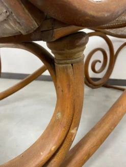 Lit de jour en bois courbé n°2 par Thonet