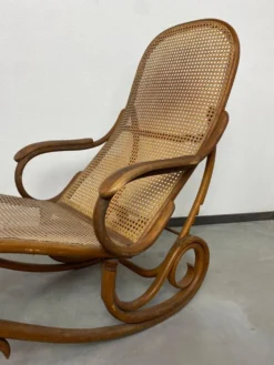 Lit de jour en bois courbé n°2 par Thonet