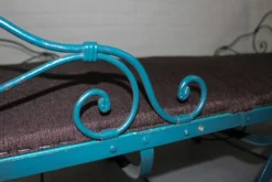 Lit de jour en métal pliable avec nouvelle sangle et rembourrage