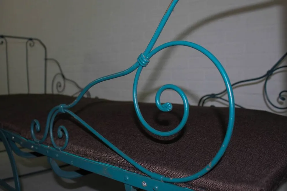 Lit de jour en métal pliable avec nouvelle sangle et rembourrage