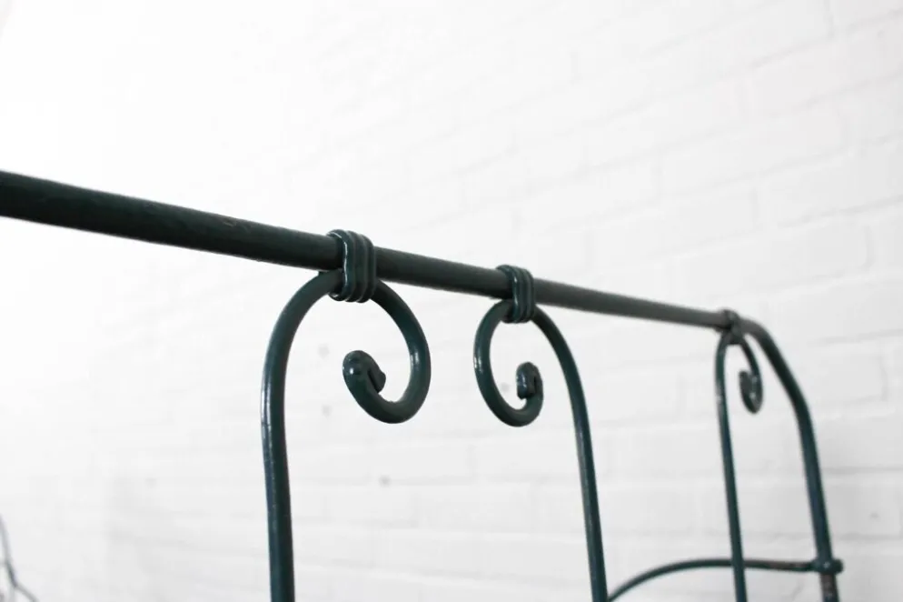 Lit de jour en métal pliable avec nouvelle sangle et rembourrage