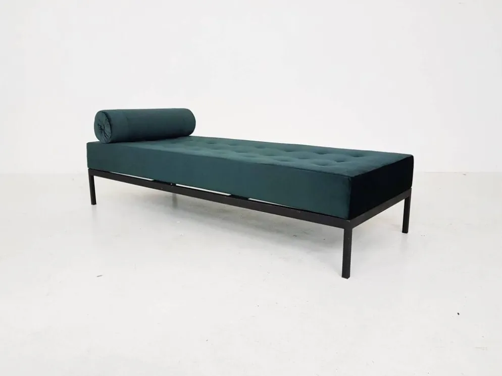 Lit de jour en velours et métal du milieu du siècle, Pays-Bas, années 1960