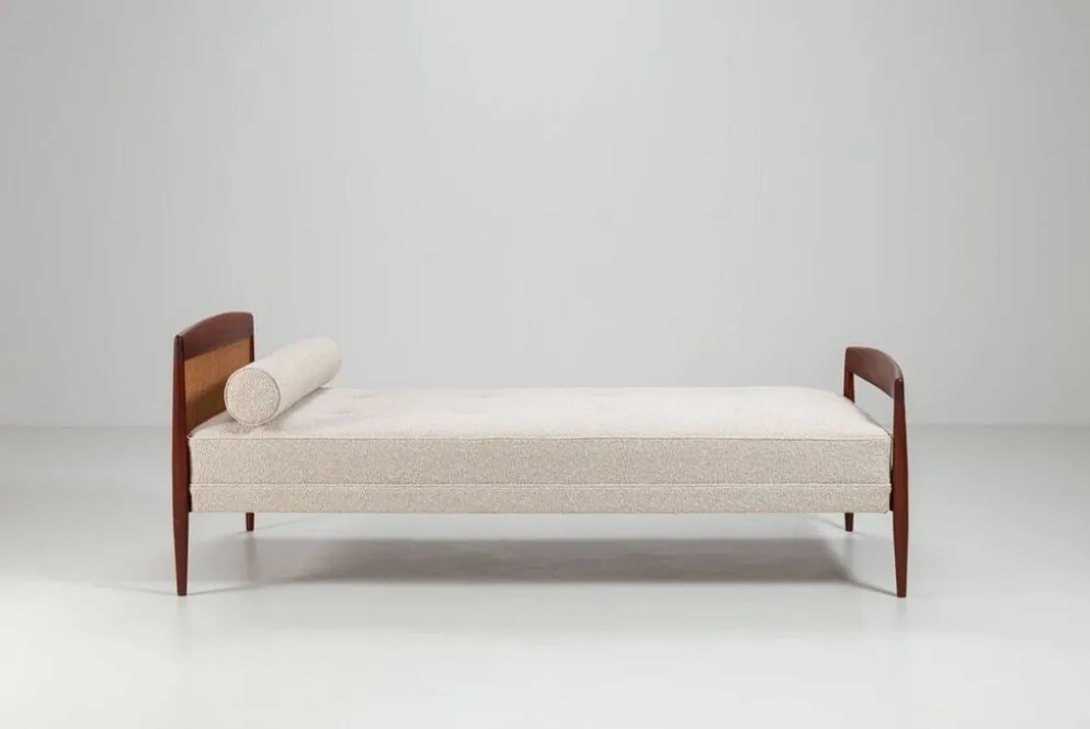 Lit de jour scandinave en teck et en cannage, Danemark 1960