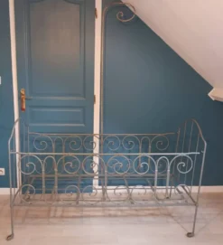 Lit d enfant en fer forgé fin 19ème