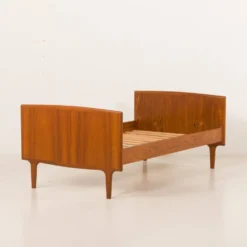 Lit d'enfant en teck vintage, années 1960