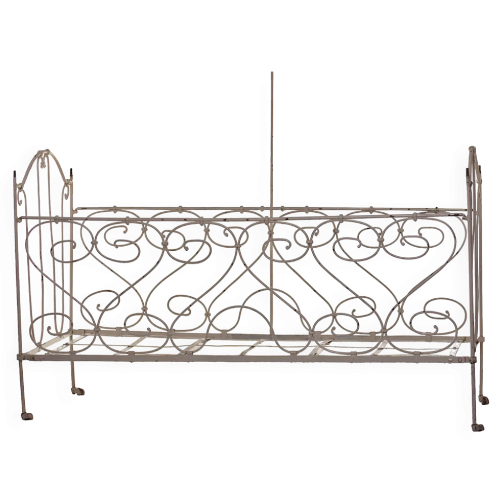 Lit d'enfant pliant avec ciel en fer forgé ou banquette de jardin romantique 19e