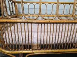 Lit D'enfant vintage en rotin