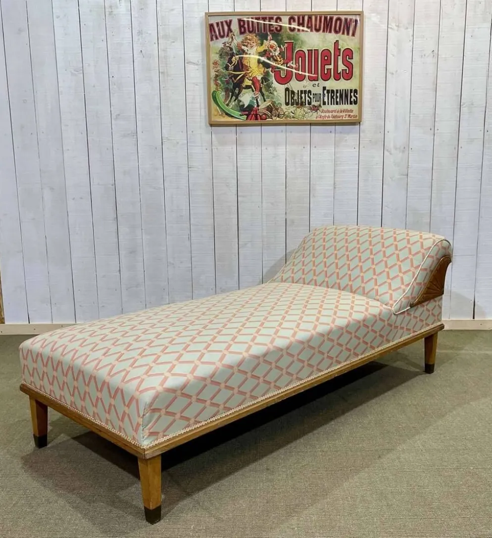 Lit de repos anglais début XXème en chêne, quelques tâches sur le tissu