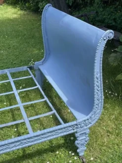 lit de repos banquette en fonte Napoléon III sur roulettes