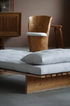 Lit de repos danois moderne, retapissé, fabriqué en pin, par Nyt i Bo, années 1970