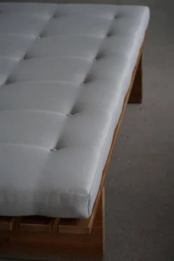 Lit de repos danois moderne, retapissé, fabriqué en pin, par Nyt i Bo, années 1970