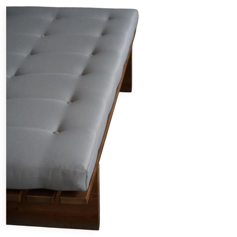 Lit de repos danois moderne, retapissé, fabriqué en pin, par Nyt i Bo, années 1970