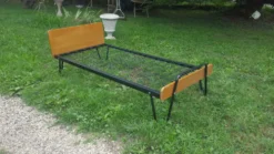 Lit d'internat vintage 50