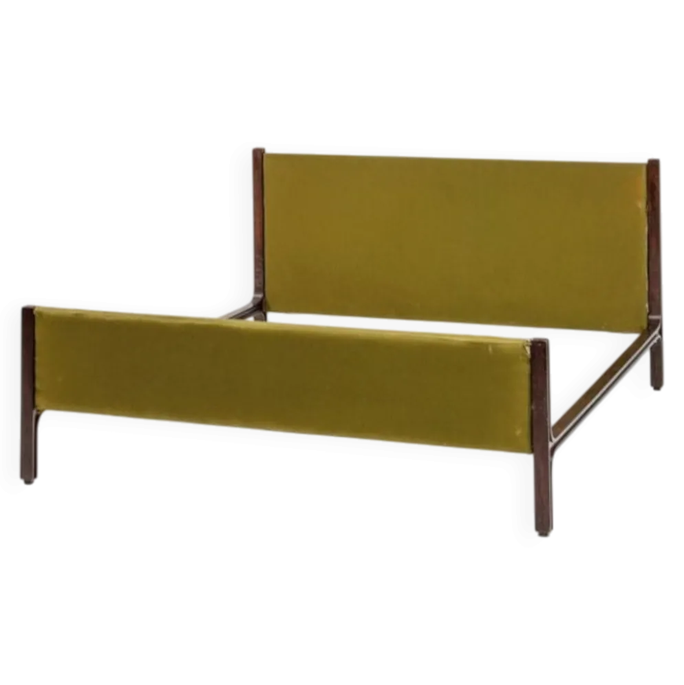 Lit double en bois et tissu vert par Gianfranco Frattini pour Bernini, années 1960.