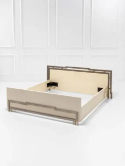 Lit double Lacor en bois laqué et métal doré par Fabrizio Smania pour Studio Smaina Interni, années 1970.